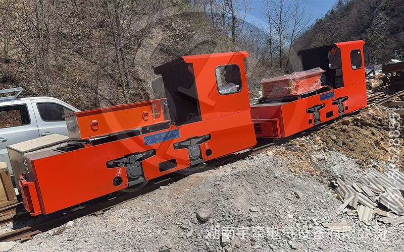 5吨锂电池电机车运抵矿山 4.jpg