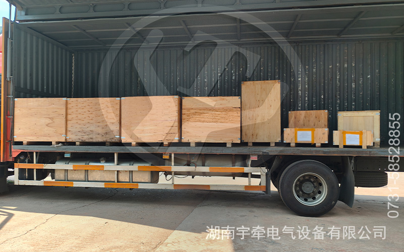 矿用湘潭电机车配件出口海外 5.jpg