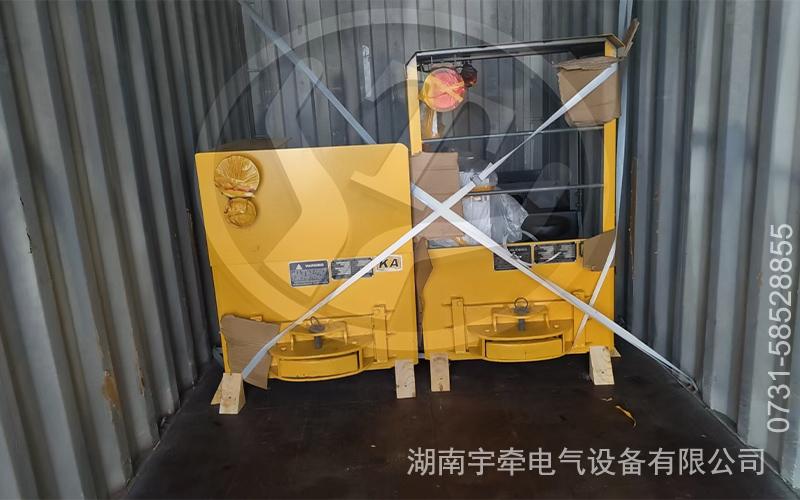 2.5吨锂电蓄电池电机车出口海外 1.jpg