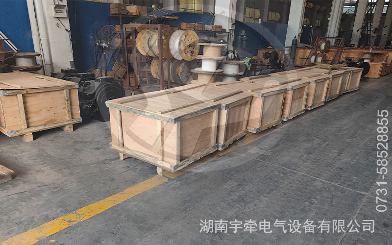 ZQ-21矿用直流牵引电机发货 3.jpg