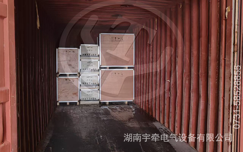 电机车配件出口海外 1.jpg